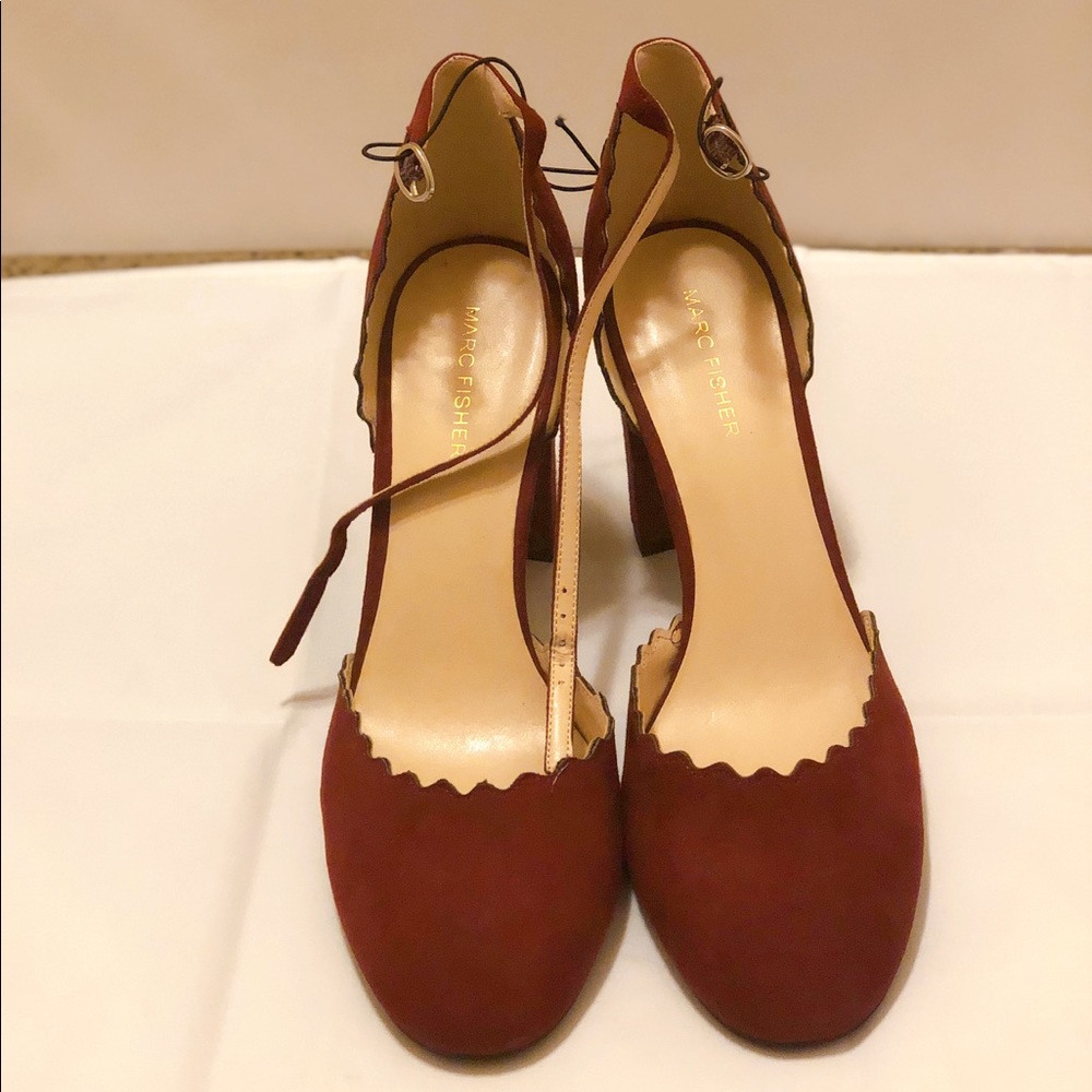 Marc Fisher Burgundy women’s suede Platform shoes